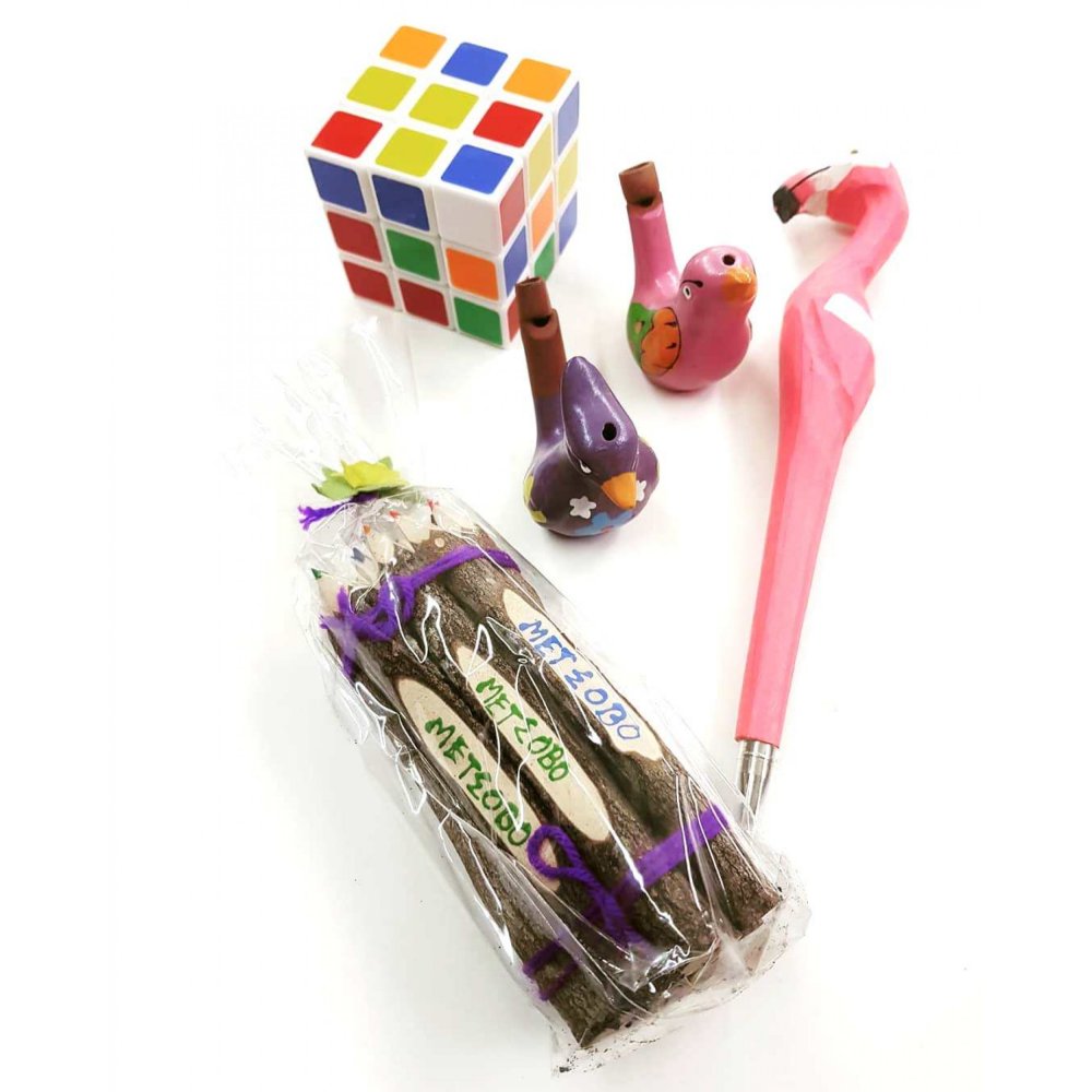 GIFT BOX FOR KIDS (Στυλό φλαμίνγκο-Λαλίτσες-Ξυλομπογιές-Κύβος του Ρούμπικ)